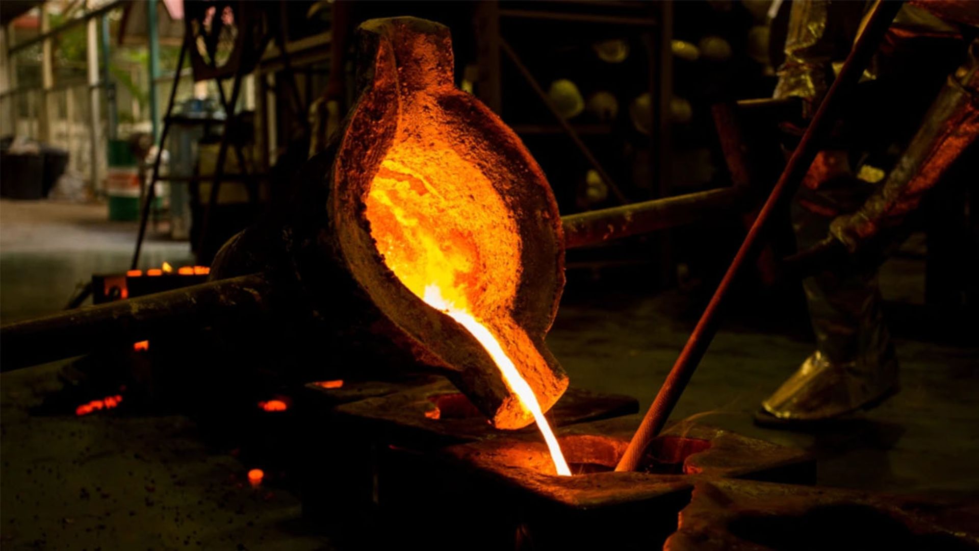 Steelmaking application associated with metallurgical coking coal