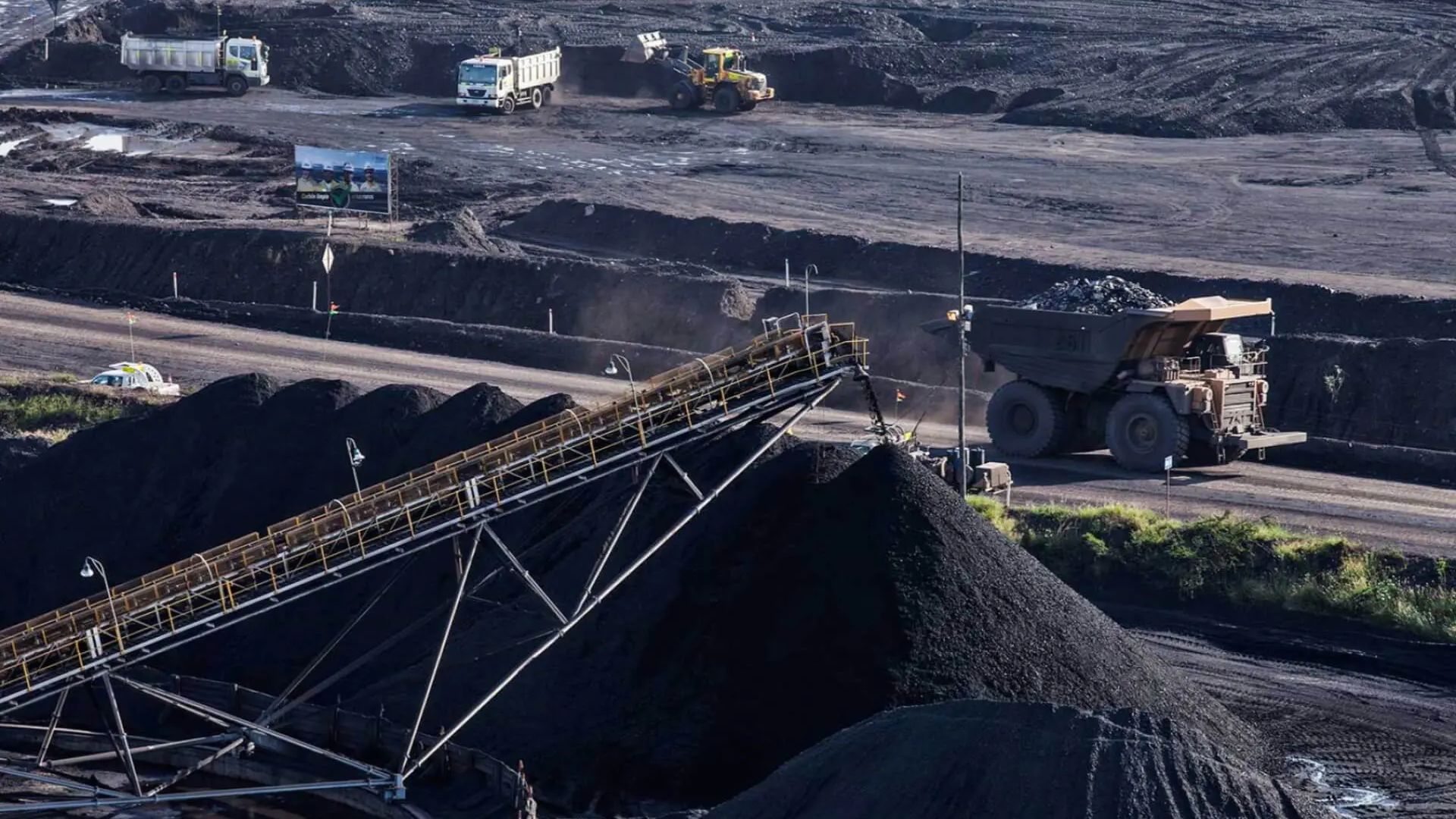 Colombian thermal coal mining, stockpiling and handling operations