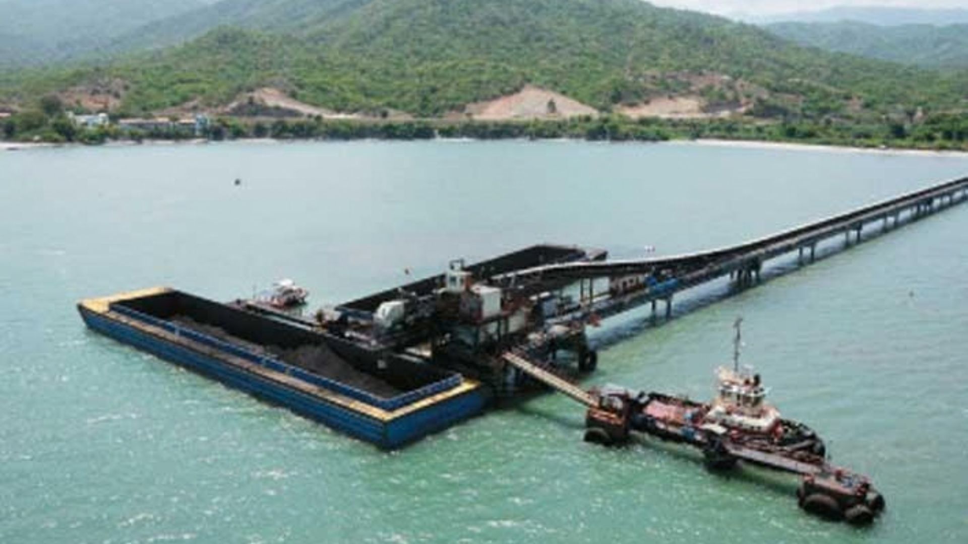 Puerto Nuevo Port coal loading operations